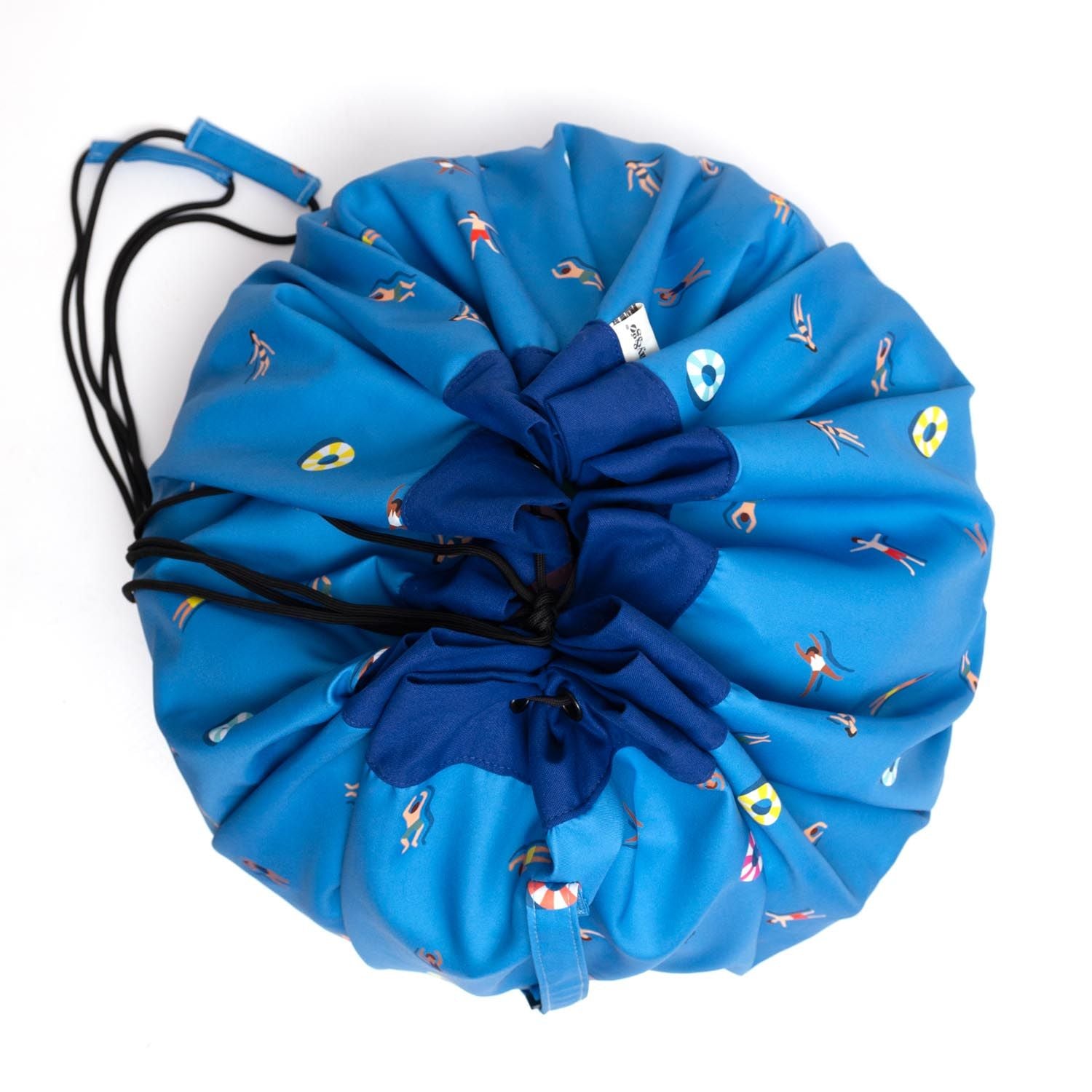 detail of swim fun outdoor beach bag, closed