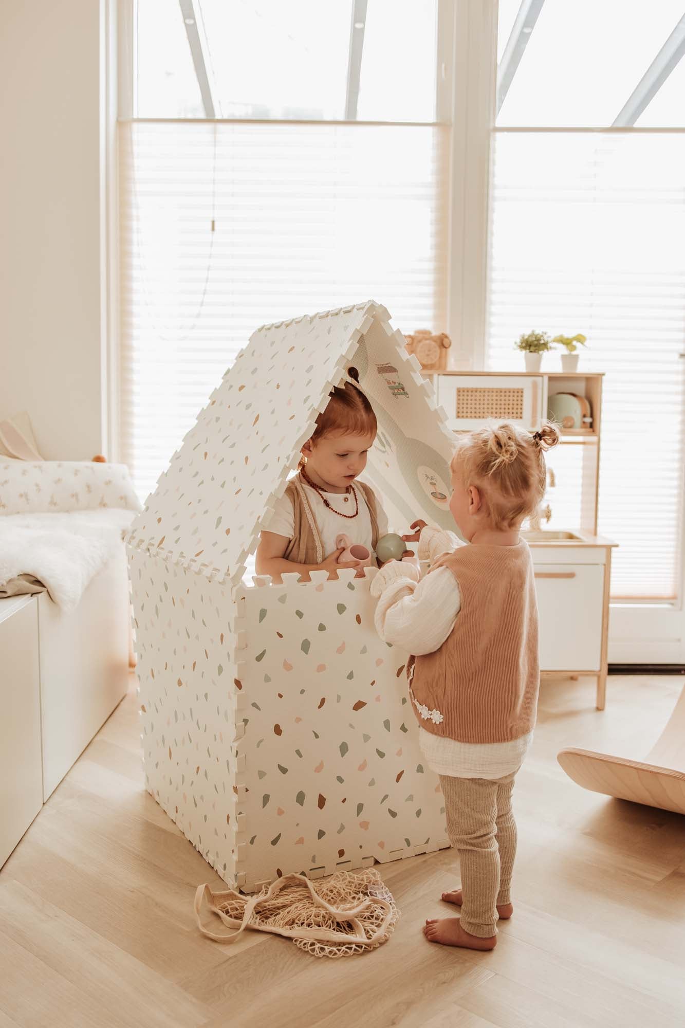 EEVAA village/terrazzo foam puzzle mat, mat rebuild as a little shop, children playing