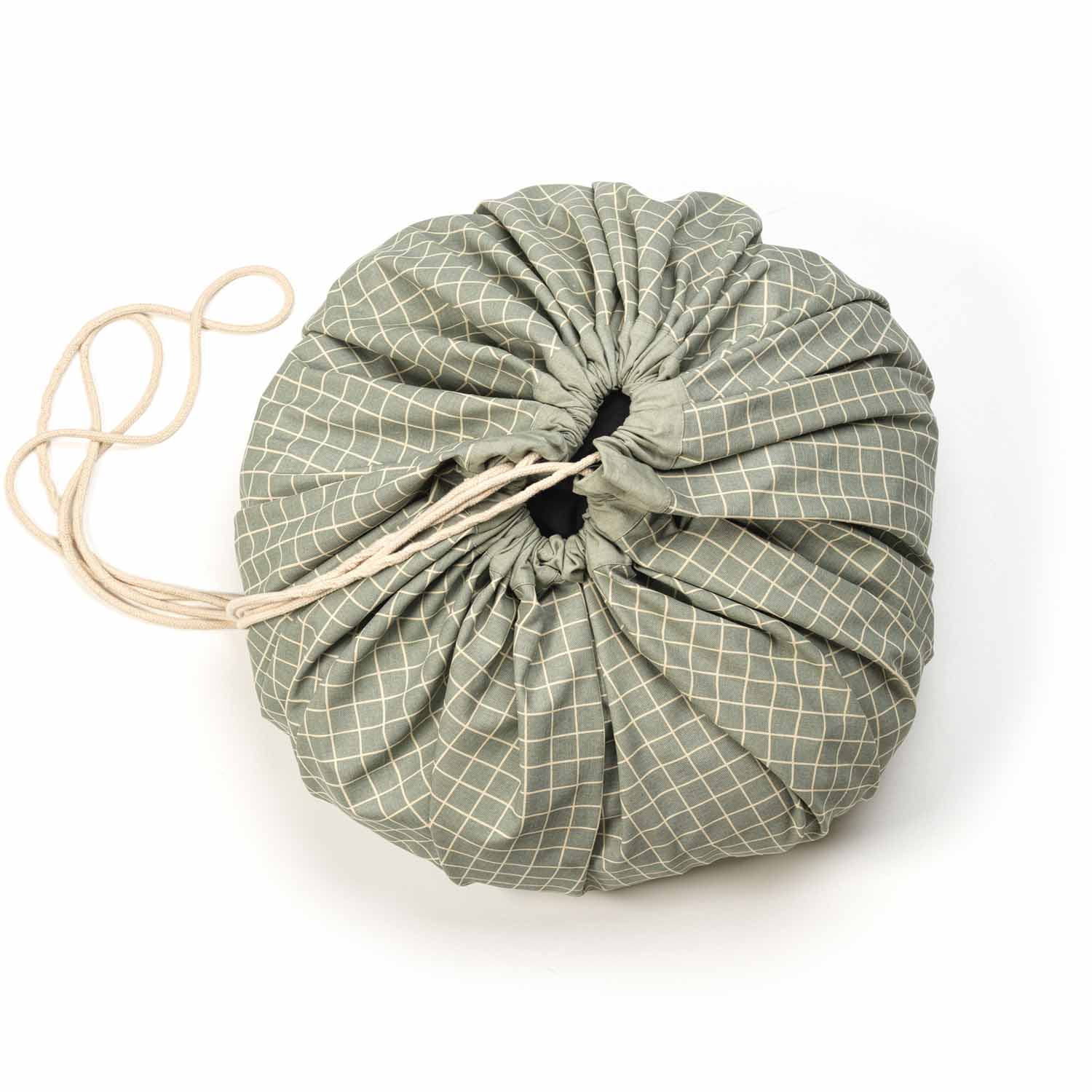 detail picture of closed organic storage bag grid green,